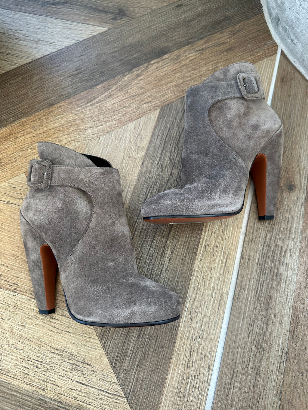 Alaïa Heeled Booties in Grey Suede