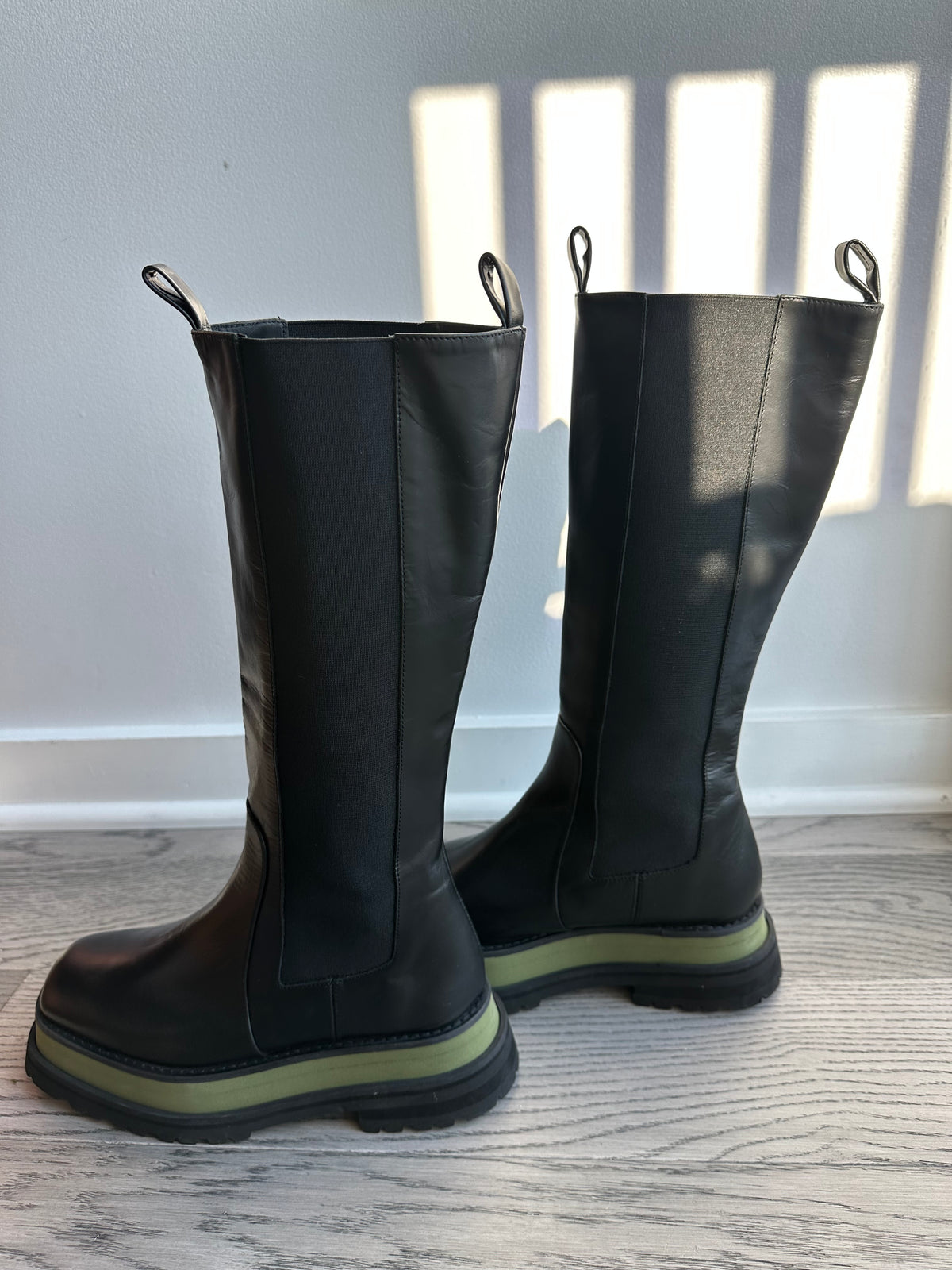 Paloma Barcelo Cora Knee High Platform Boots in Black