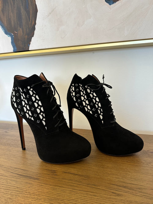 Alaïa Lace-up Heels in Black Suede